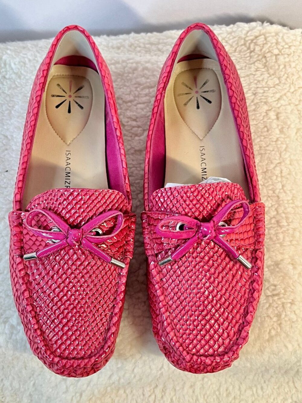 Isaac Mizrahi Pink Snake Skin Loafers – Chic Slip-On Flats with Bow Detail Size